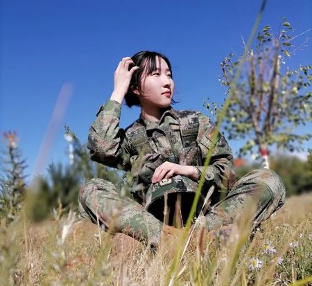 1698656886216023132.jpg 栾晓雪1.jpg