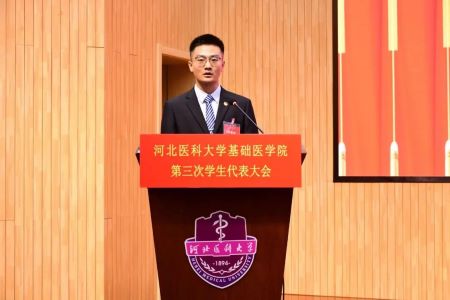 1698657215515030389.jpg 张泽鹏1.jpg