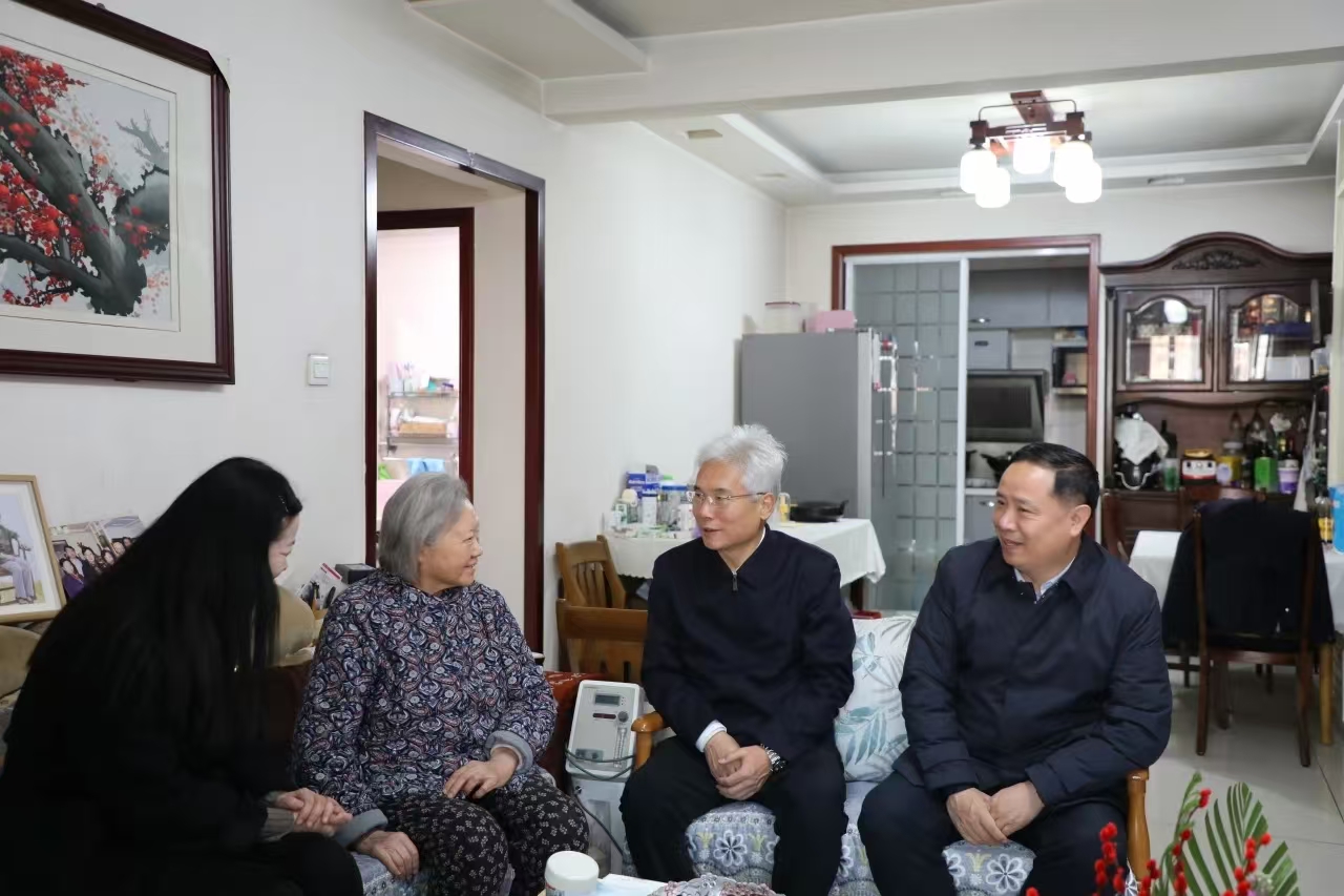 1737607676588042970.jpg 1737607676588042970.jpg